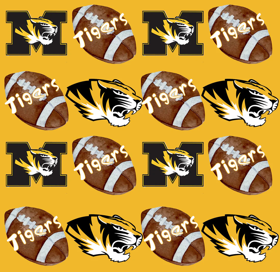 8.30 Custom MOQ 5 Baby Girls Strap Football Ruffle Shorts Tigers Team Knee Length Dress