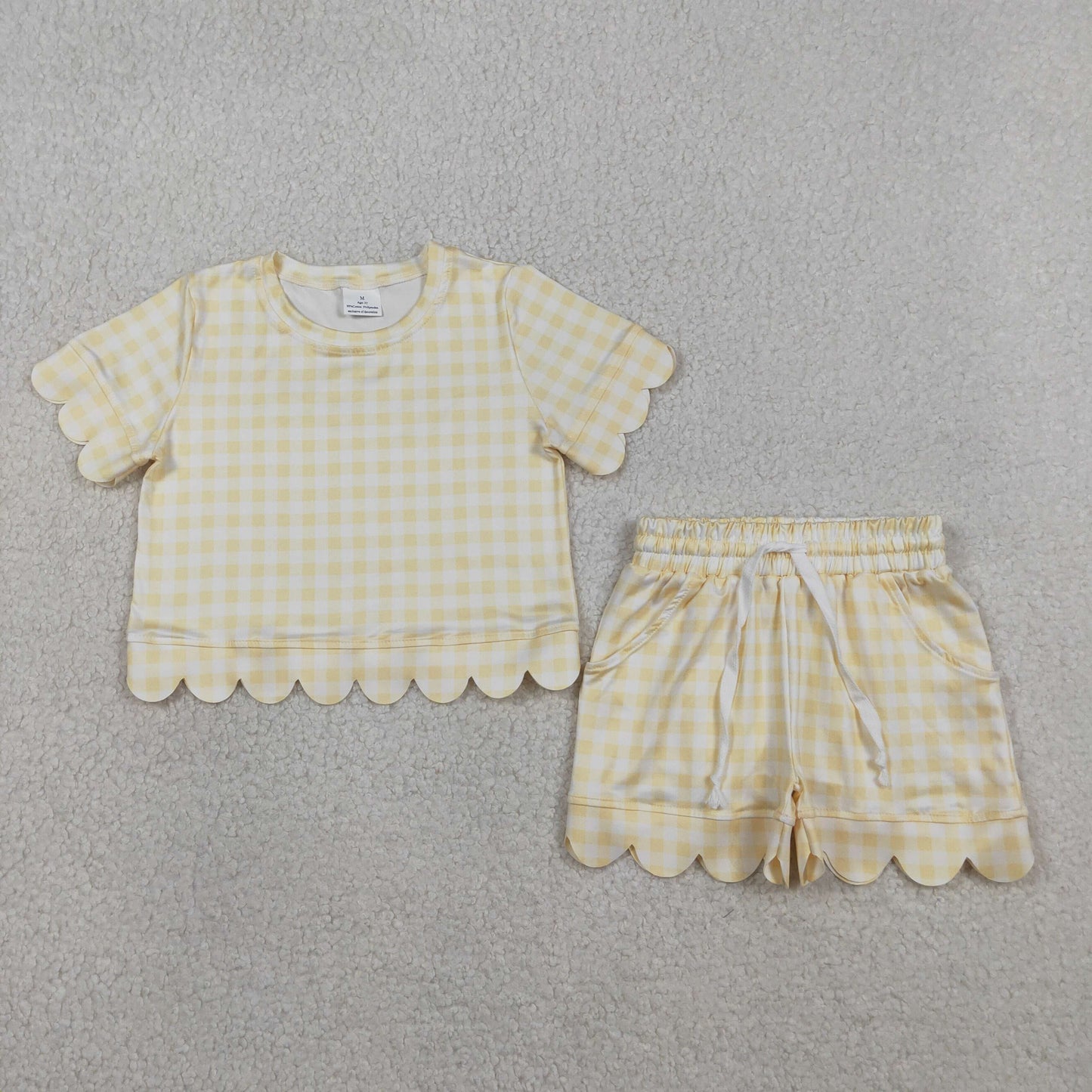 GSSO3185 Kids Baby Girls Short Sleeve Yellow Checked Shirts Pockets Short Scallop Clothes Sets