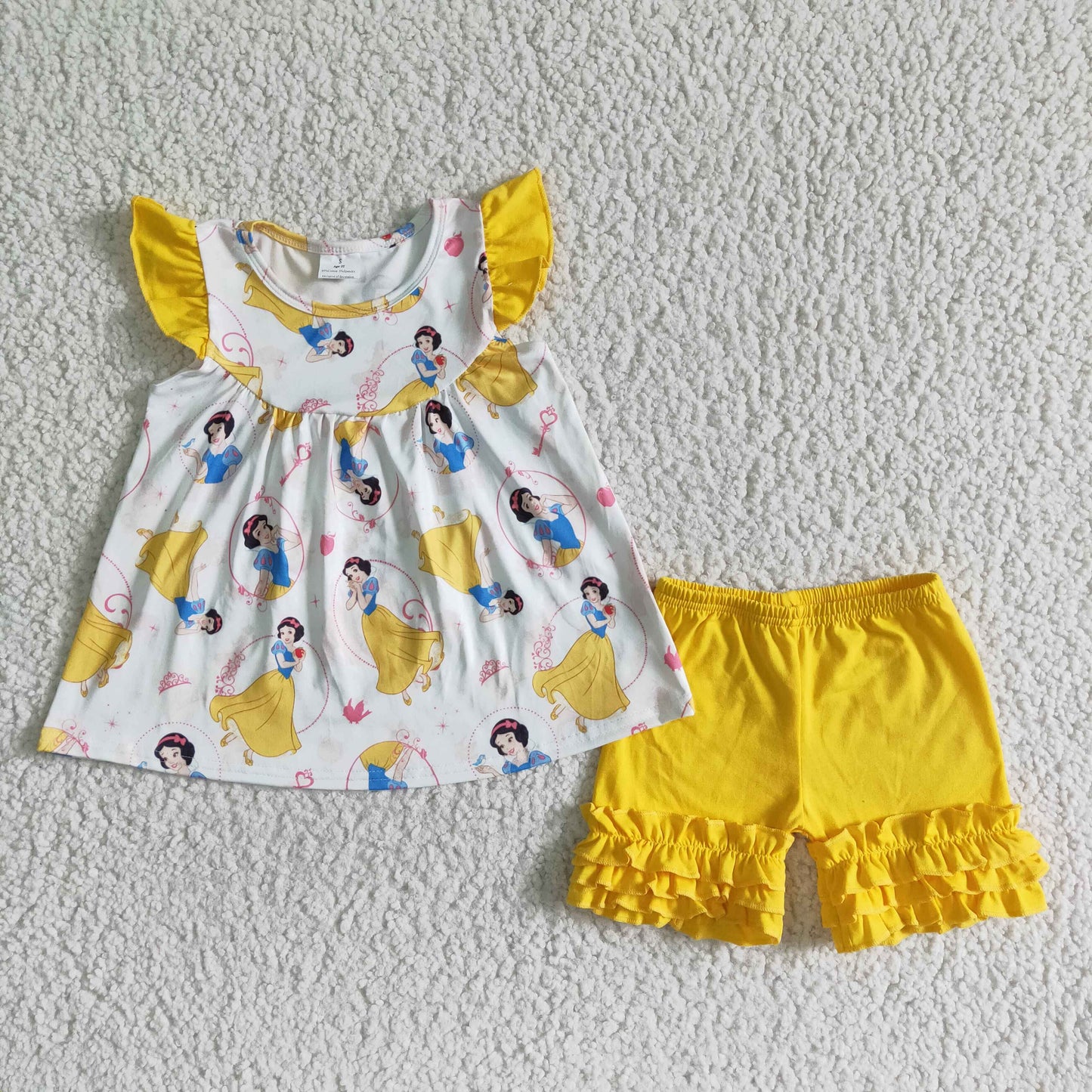 A17-5-1 Snow White yellow suit