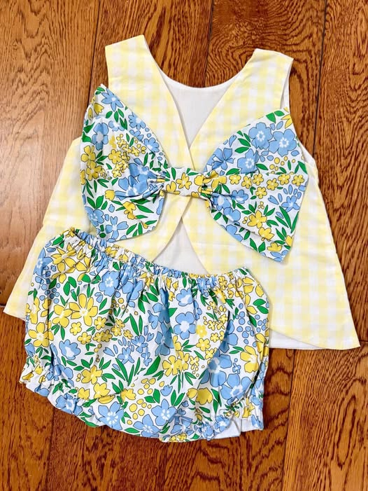 GBO0504 Preorder Baby Girl Yellow Checked Flowers Tunic Bummies Clothes Sets