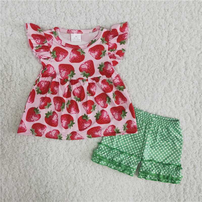 B12-4 Strawberry print short-sleeved top with green polka-dot shorts
