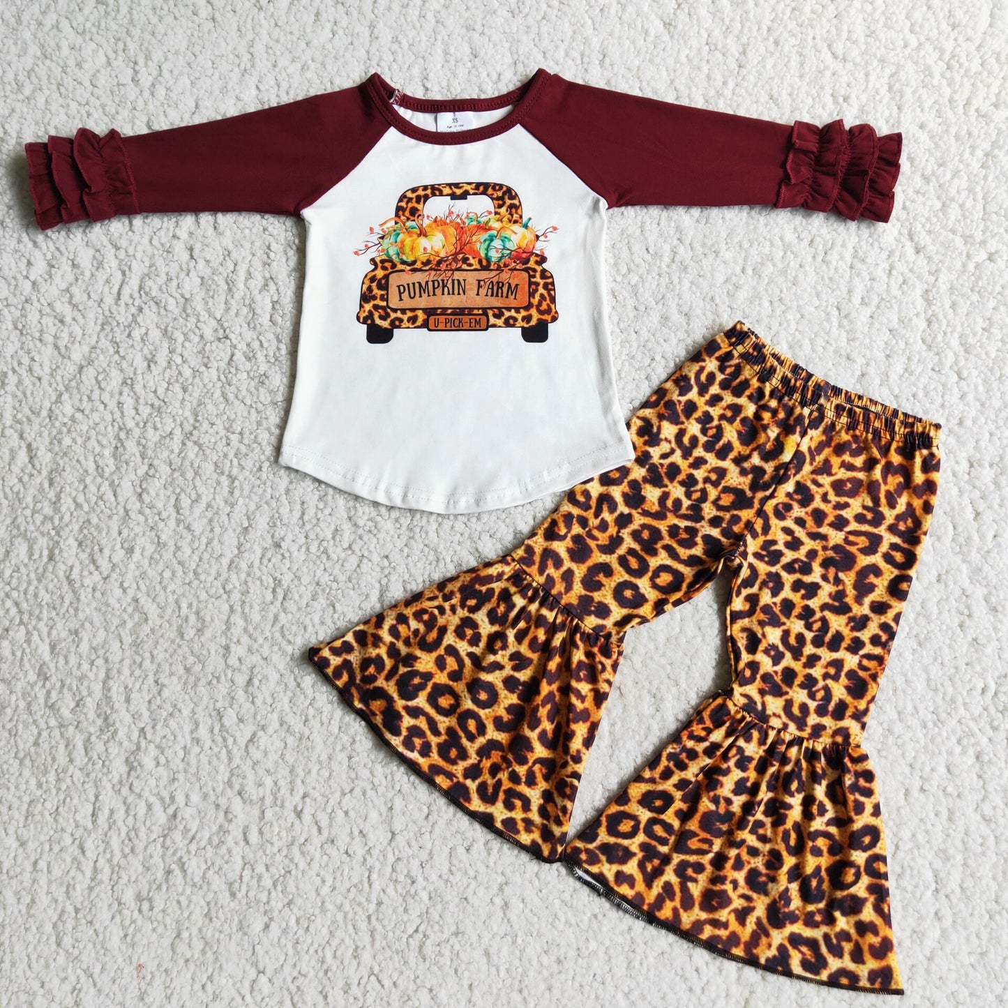 6 C8-37 Pumpkin car lace long-sleeved top with leopard-print flared pants