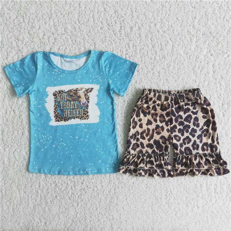C5-16 Blue short-sleeved top with leopard-print shorts suit