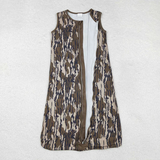 3.10  BL0142 Baby Newborn Fall Camo Bottomland Zip Gowns