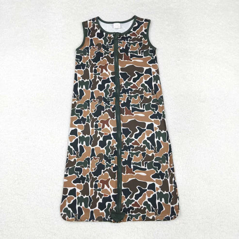 3.10  BL0141 Baby Newborn Fall Camo Brown Zip Gowns