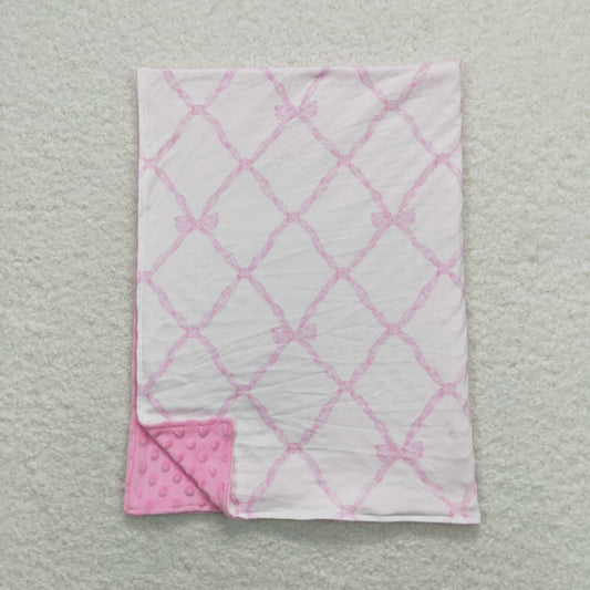 BL0132 Pink and white baby blanket with bow design