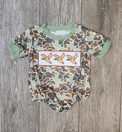 7.16 SR2011 Baby Infant Boys Green Camo Ducks Short Sleeve Rompers preorder