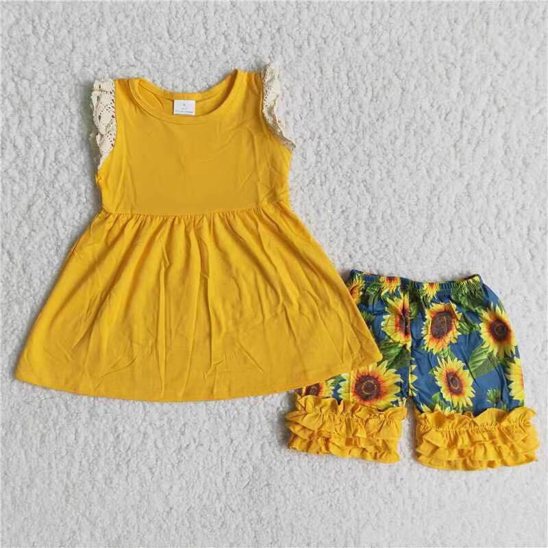 A10-24 Lace trimmed yellow top and sunflower shorts