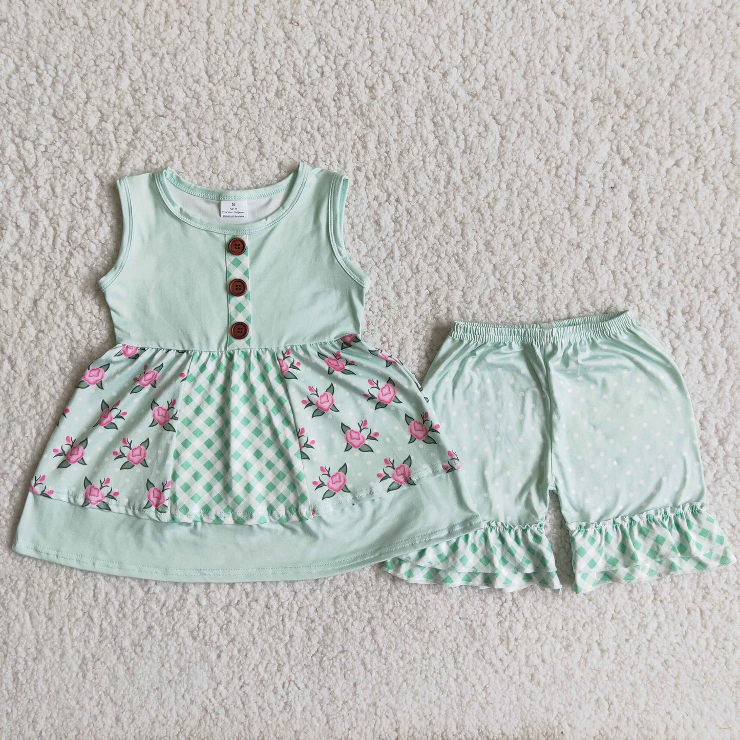 A8-16 Pale green sleeveless button-up blouse polka dot shorts