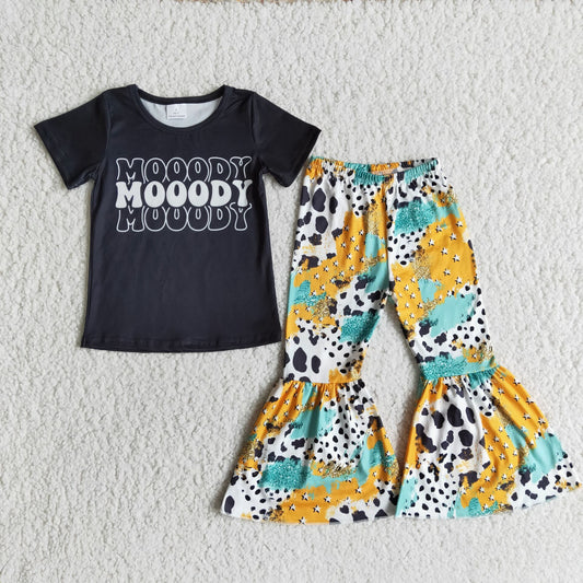 E8-3 MOOODY black short sleeve cow-print bell bottoms