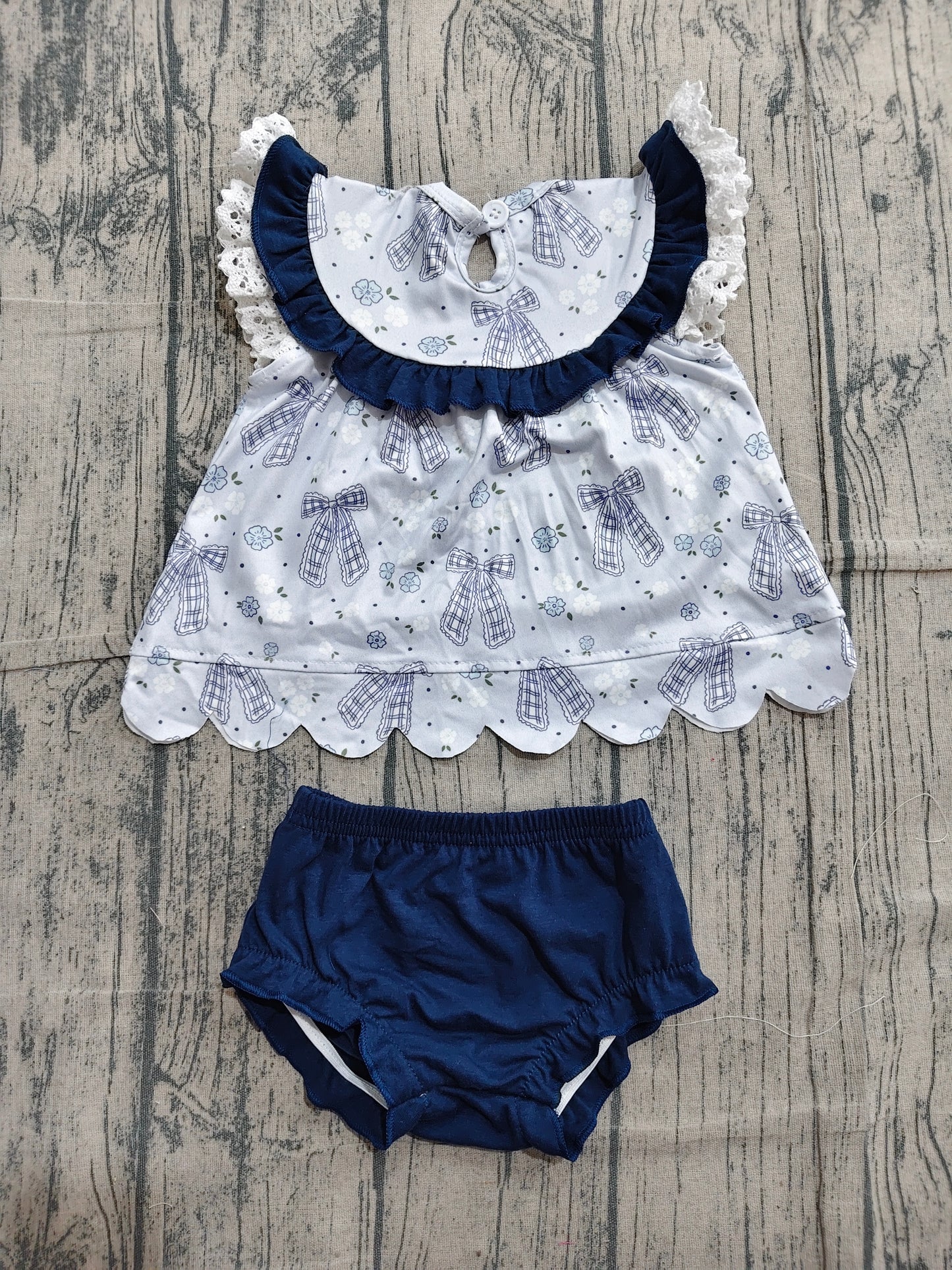 GBO0519 Preorder Sample Smocked Daddy's Girl Flowers Bows Tunic Bummies Clothes Sets