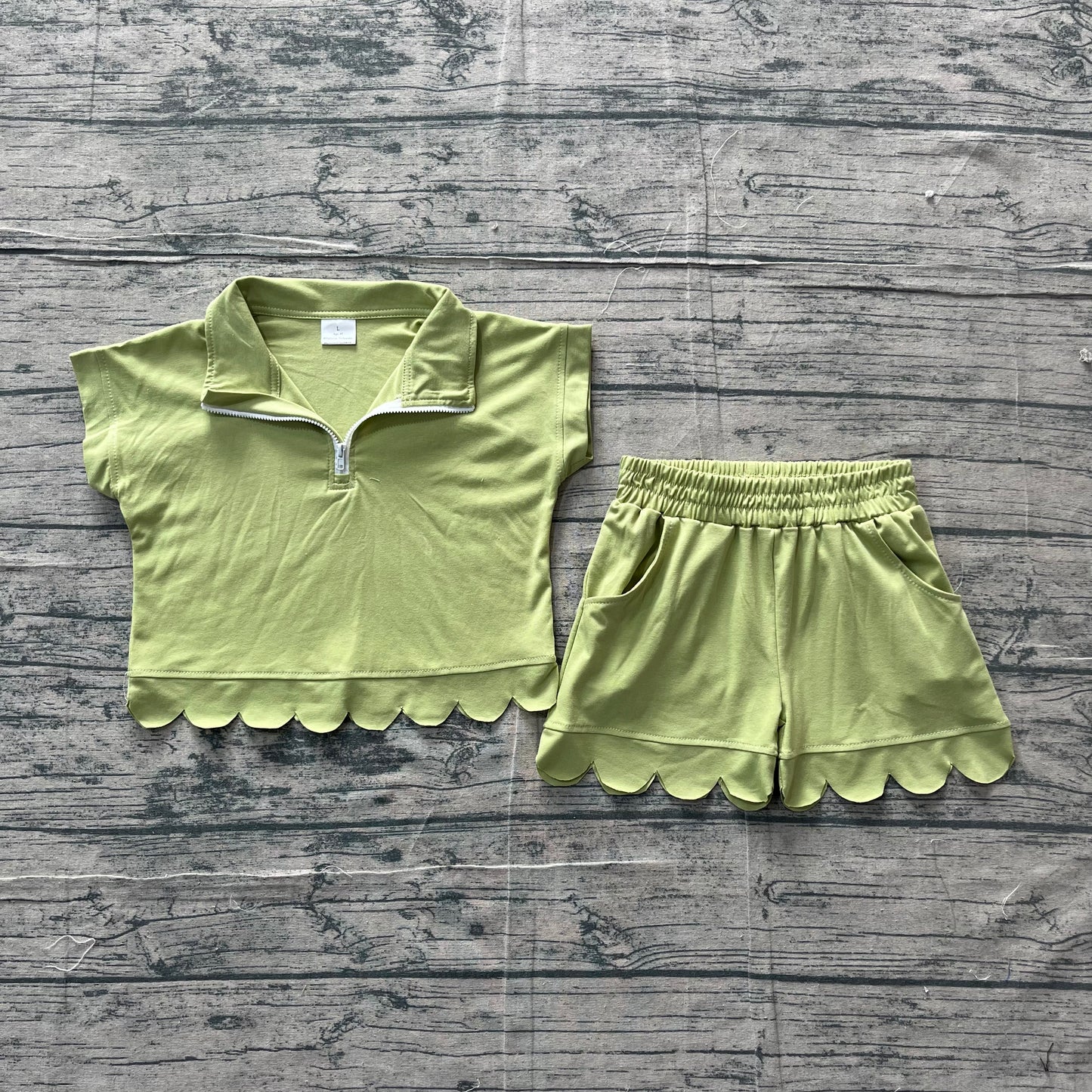 GSSO3375 Preorder Sample Baby Girl Green Zipper Scallop Pullover Top Pockets Short Checked Set