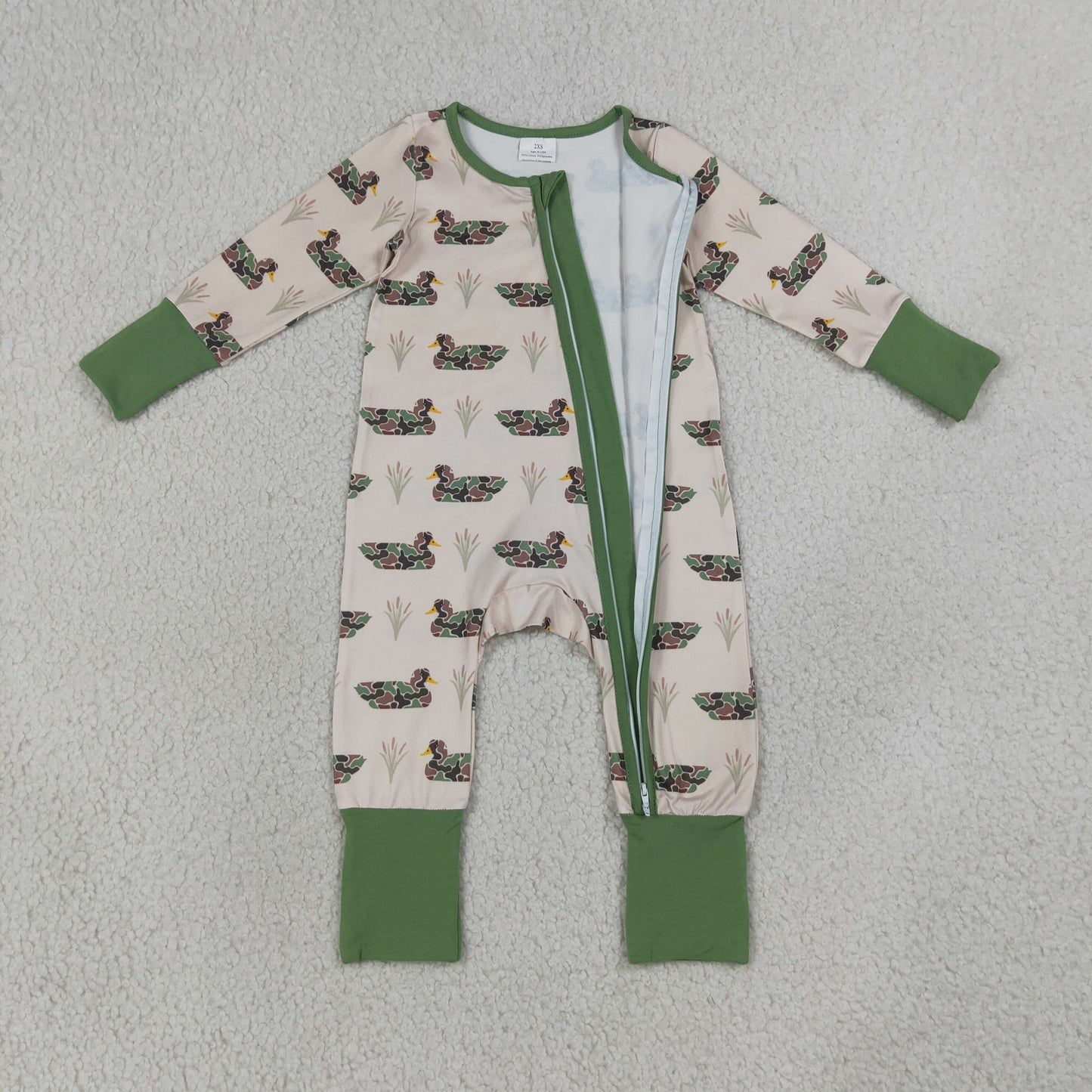 LR3117 Newborn Baby Boys Camo Ducks Hunting Two Way Zip Convertible Rompers