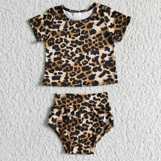 B3-12 Leopard print short-sleeved top with leopard print shorts suit