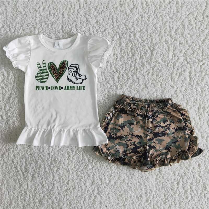 B8-14  White printed short-sleeved top with camouflage printed shorts