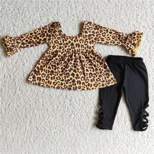6 B6-40 Leopard-print long-sleeve top with black lace-up trousers
