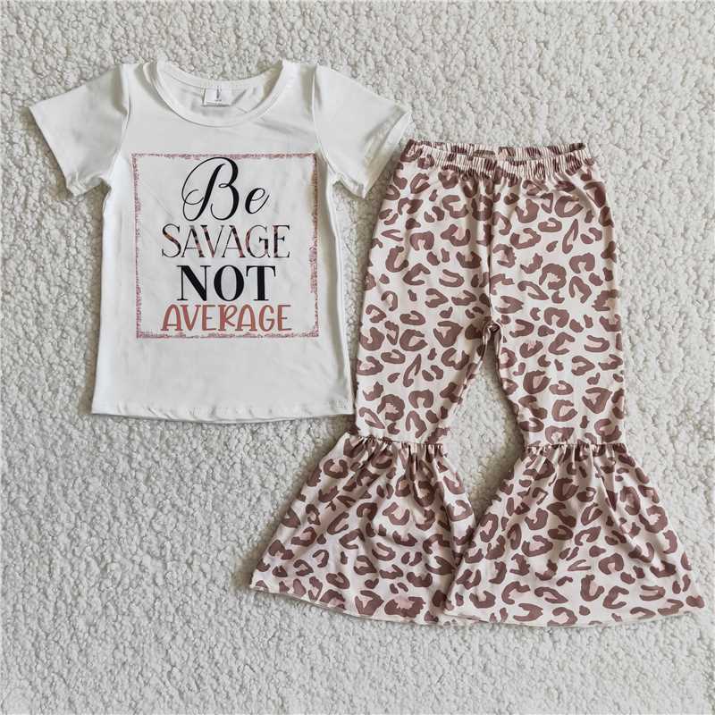 D8-16 Letter-print short-sleeved top with leopard-print flared pants