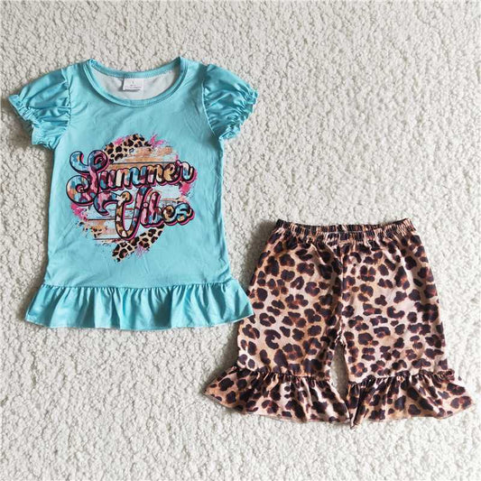 B12-30 Letter-print short-sleeved top with leopard-print shorts