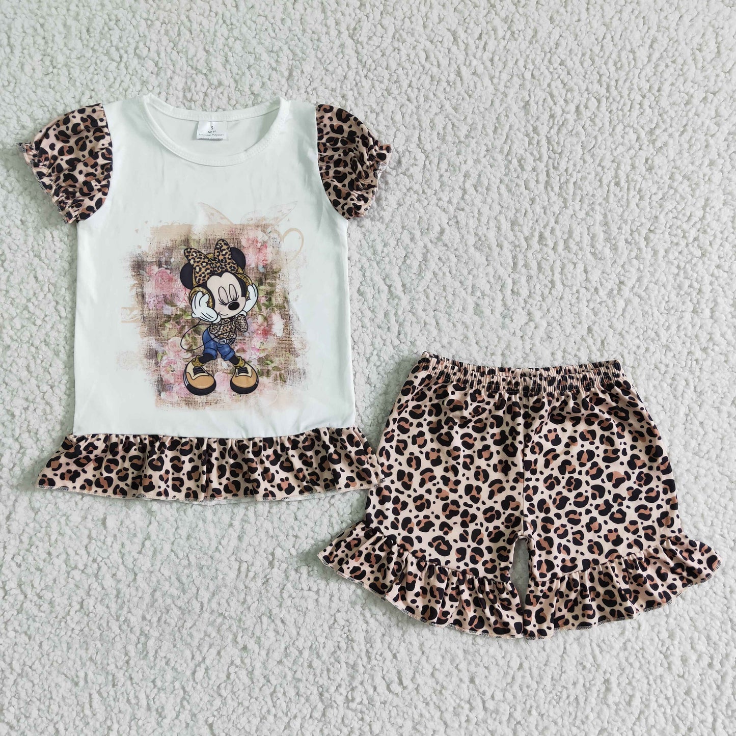 GSSO0079  Anime movie image white stitching leopard short-sleeved top with leopard shorts