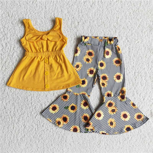C16-4  Yellow short-sleeved bow suspender top with sunflower-print striped flared pants