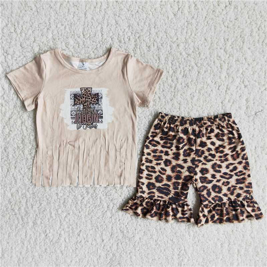 A16-11 Brown short-sleeved top with leopard print shorts