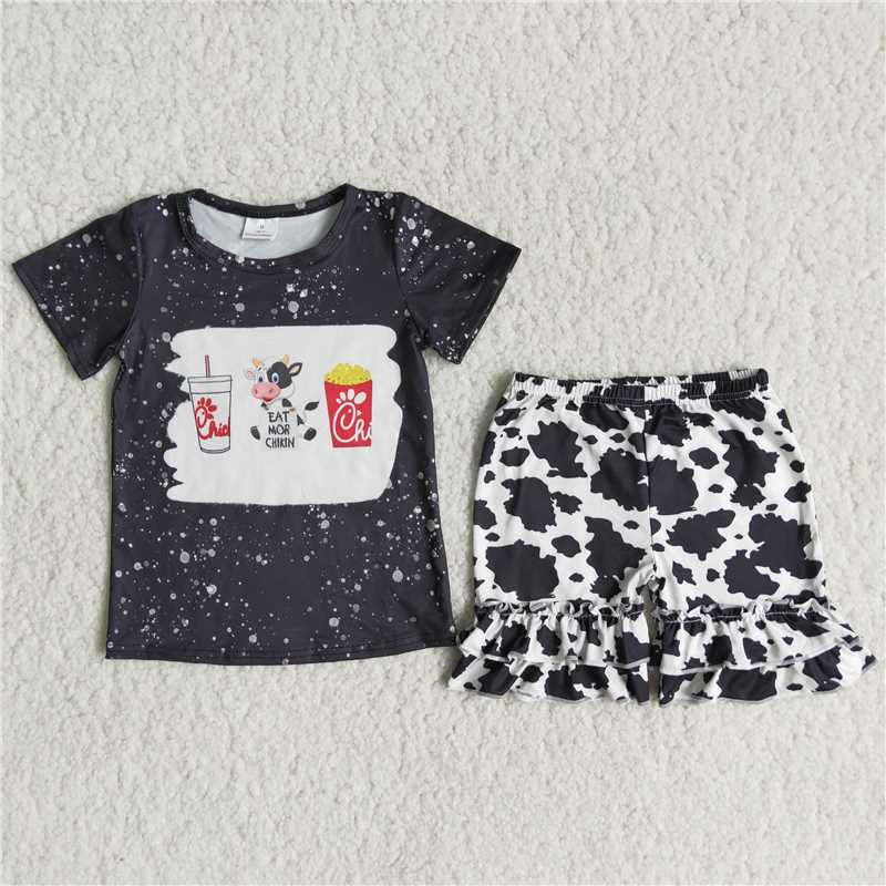 C16-7 Printed black short-sleeved top with cow-spotted shorts