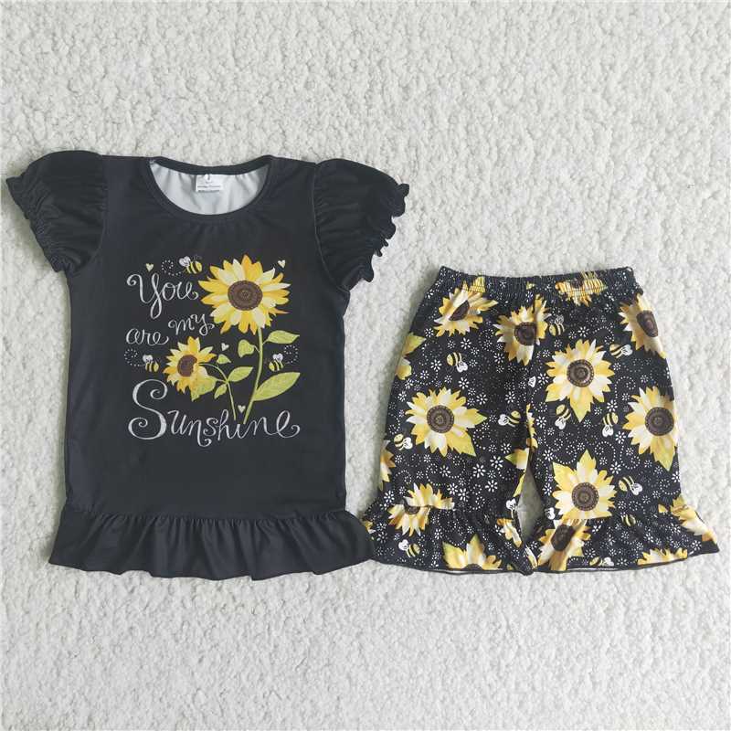 C10-4  Black sunflower print short-sleeved top with sunflower shorts