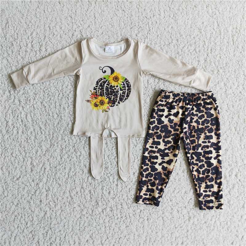 6 A23-29   Pumpkin flower pattern grey lace-up top with leopard print trousers