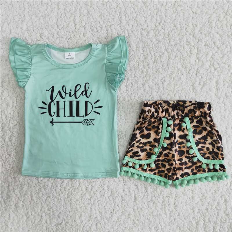 A15-24  Green short-sleeved top with leopard-print shorts