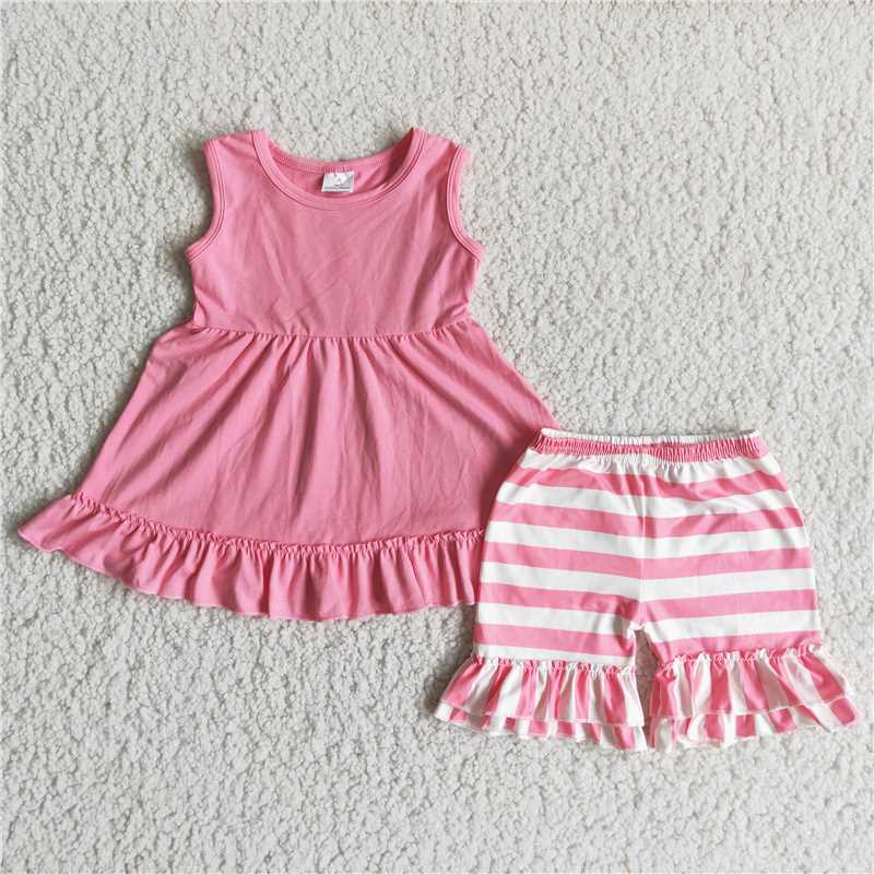 C10-16   Pink short-sleeved top with pink and white patchwork shorts