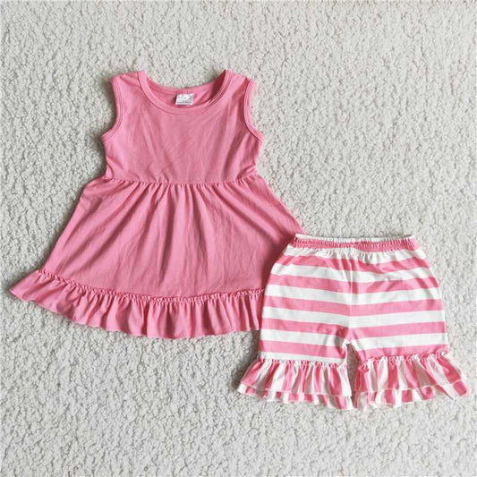 C10-16   Pink short-sleeved top with pink and white patchwork shorts