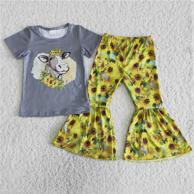 B9-15 Grey Bull Tau Print Short Sleeve Top with Sunflower Print Flare Pants