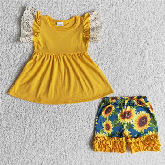 A10-24  Yellow short-sleeved top with sunflower-print shorts