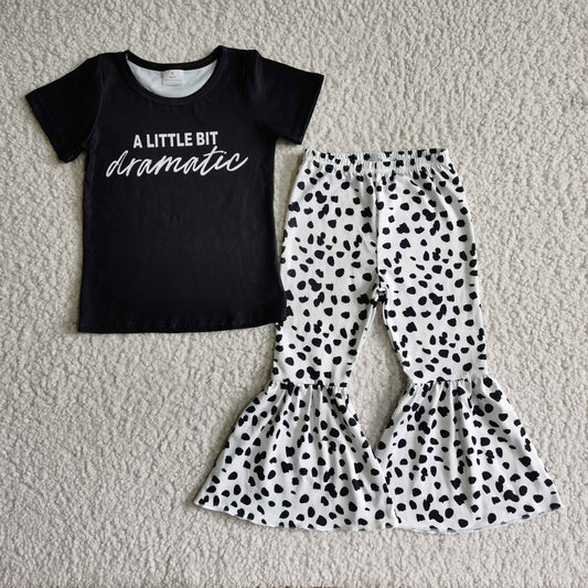 D11-1 Black lettered short-sleeved top with white leopard-print flared pants