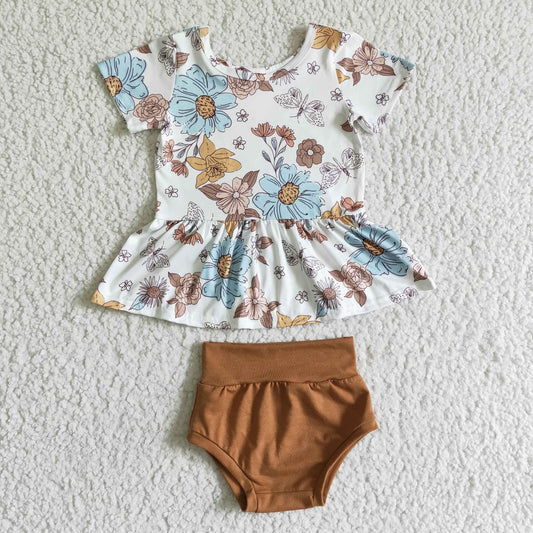 GBO0032   White floral butterfly print short-sleeved top with brown shorts